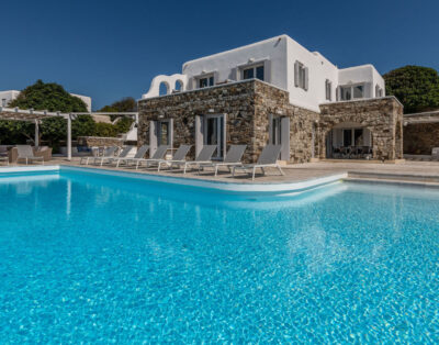 Lavish Villa 76